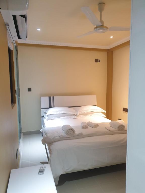 Fanfini Residence Male